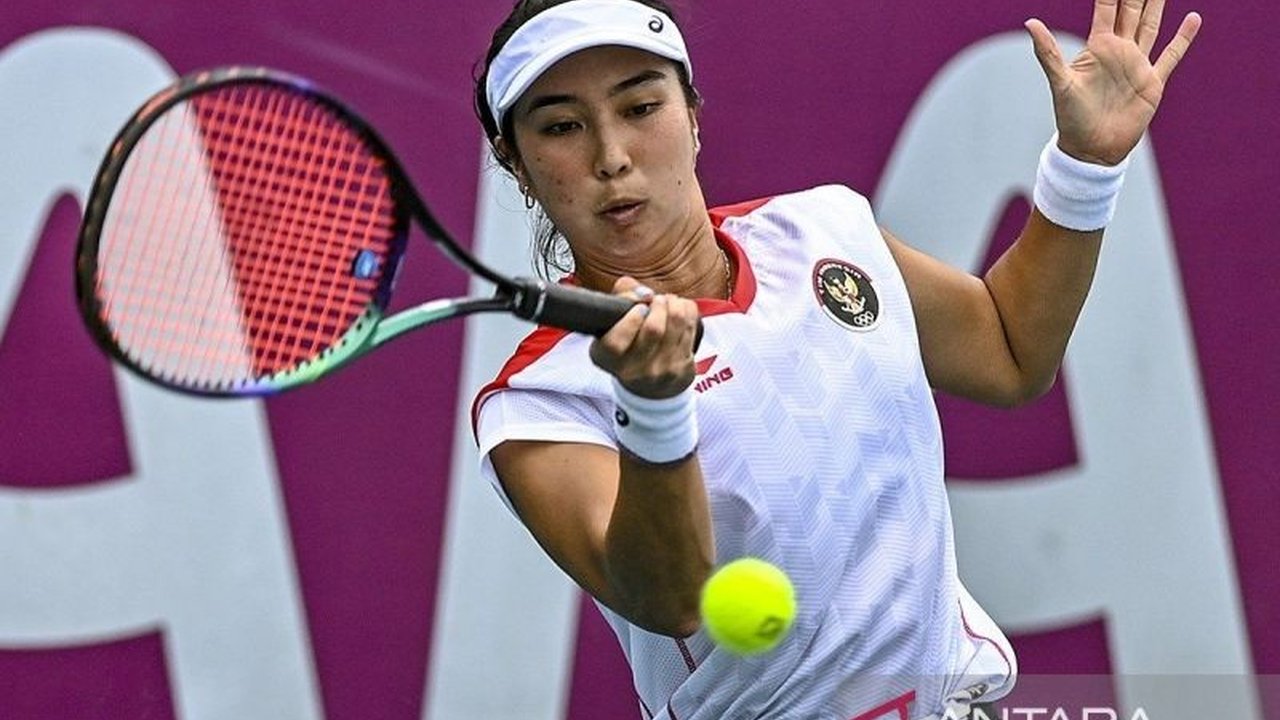 Petenis Indonesia Aldila Sutjiadi dan pasangannya, Nadiia Kichenok, gagal melaju ke babak selanjutnya di Miami Open setelah dikalahkan unggulan ketiga melalui super tie-break ketat.