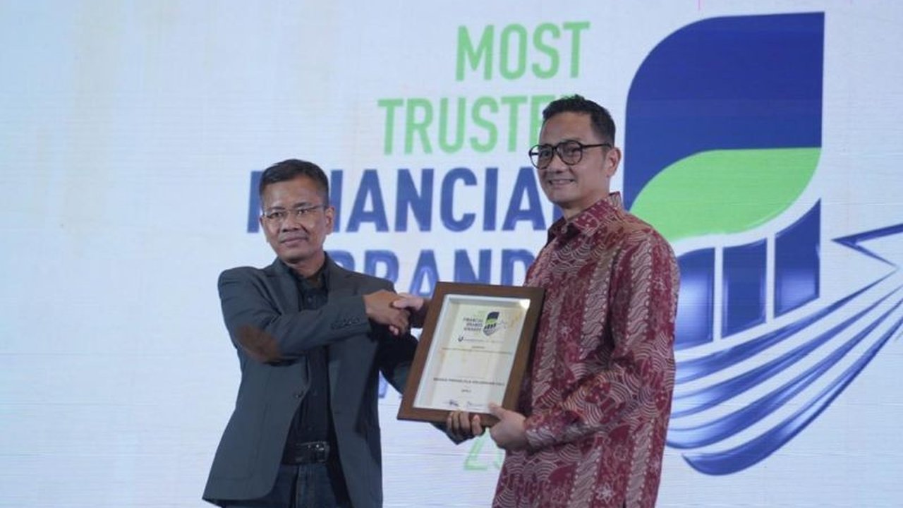 Badan Pengelola Keuangan Haji (BPKH) meraih penghargaan Most Trusted Financial Brand 2025,  menunjukkan komitmen dalam pengelolaan keuangan haji yang transparan dan akuntabel demi kemaslahatan umat.