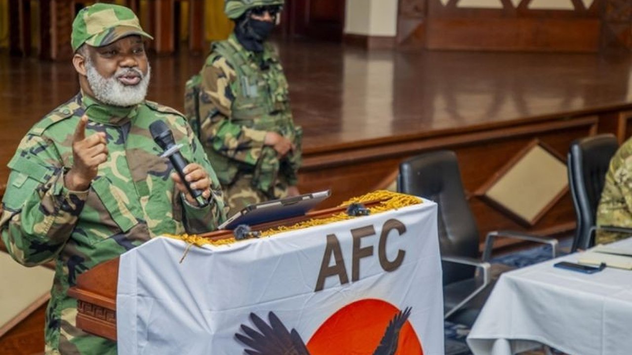 Kelompok pemberontak M23 mengumumkan penarikan pasukan dari Walikale, Kongo Timur, sebagai bagian dari gencatan senjata sepihak, namun laporan warga dan bentrokan bersenjata menimbulkan keraguan.