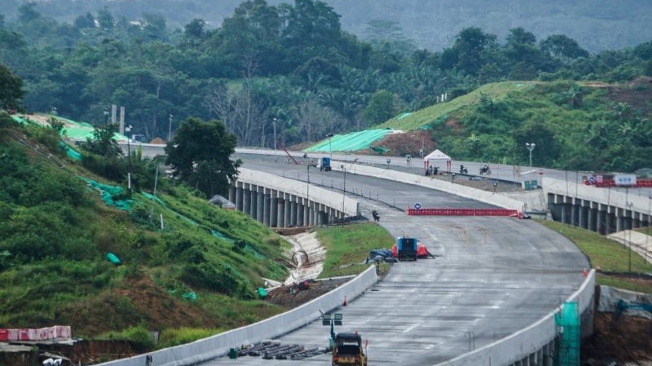Jalan Tol Kota Nusantara di Kalimantan Timur akan dibuka sementara selama periode mudik dan balik Lebaran 2025 sebagai jalur alternatif, menghubungkan Balikpapan dan Penajam Paser Utara.