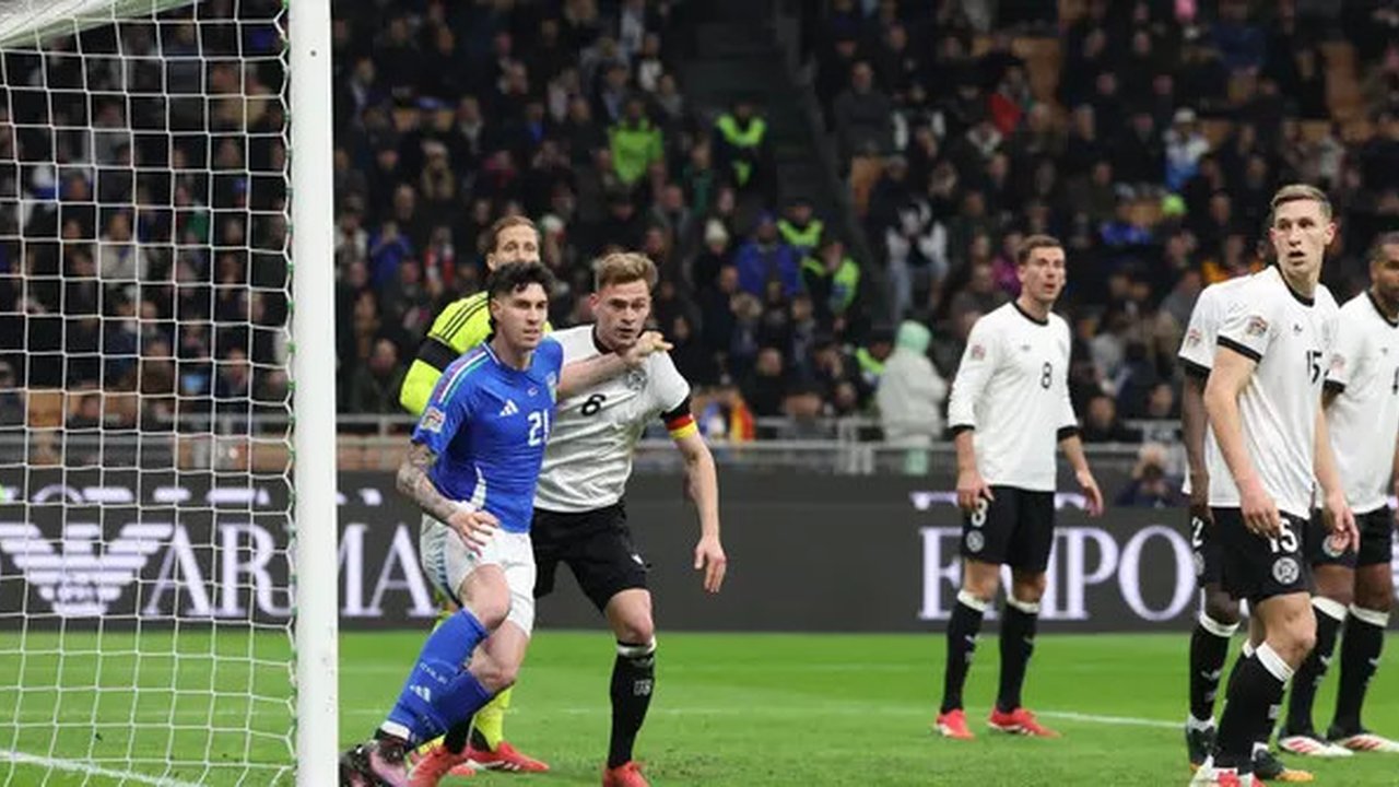 Duel Timnas Italia vs Timnas Jerman pada laga leg pertama perempat final UEFA Nations League di San Siro, Jumat dini hari WIB (21-3-2025). (Bola.com/figc.it)