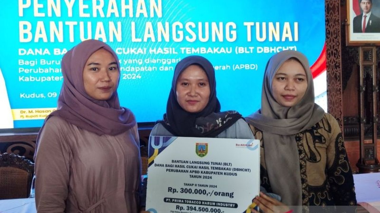 Pemerintah Kabupaten Kudus menyalurkan Bantuan Langsung Tunai (BLT) sebesar Rp60,99 miliar untuk 50.828 buruh rokok pekan depan, sebagai bagian dari Dana Bagi Hasil Cukai dan Hasil Tembakau (DBHCHT).