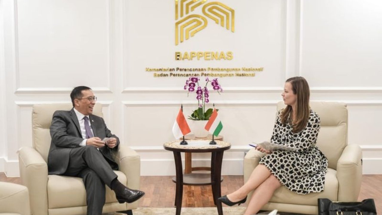 Indonesia dan Hungaria sepakat memperkuat kerja sama ekonomi bilateral untuk mendukung pembangunan berkelanjutan dan inklusif menuju Visi Indonesia Emas 2045, dengan fokus pada pengentasan kemiskinan, peningkatan SDM, dan pertumbuhan ekonomi.