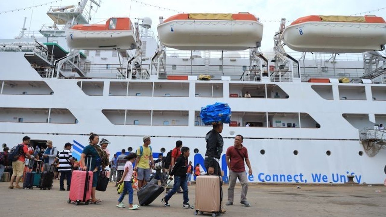 PT Pelni berhasil mengangkut lebih dari 226 ribu pemudik Lebaran 2025 dengan rute terpadat Batam-Belawan dan Balikpapan-Surabaya, meningkat 110 persen dibanding tahun lalu.