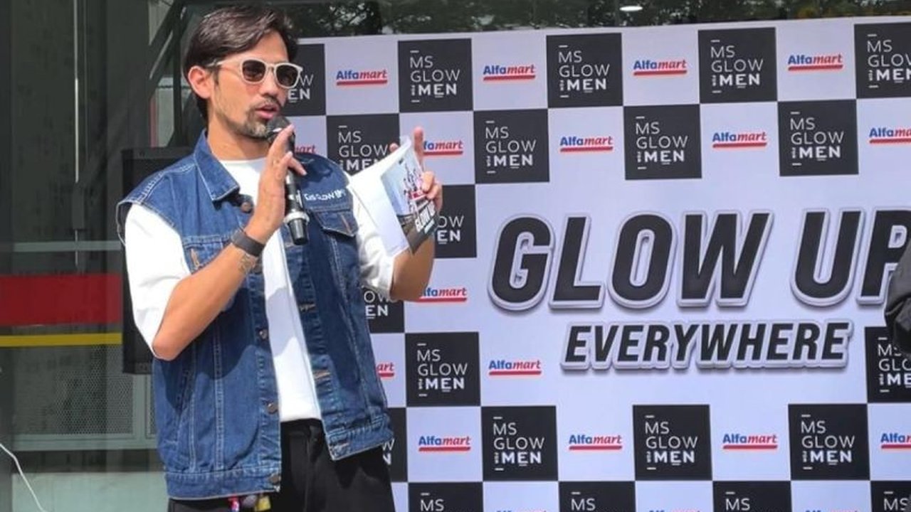 Aktor Tarra Budiman berbagi tips perawatan kulitnya yang sederhana namun efektif, sementara MS Glow For Men memperluas jangkauan pasarnya melalui Alfamart.