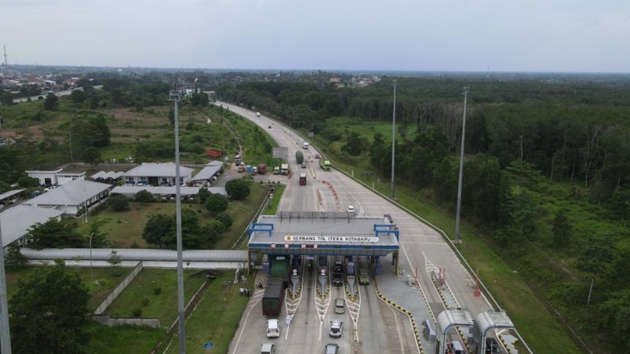 Volume kendaraan di Tol Bakauheni-Terbanggi Besar meningkat 22 persen pada 21-22 Maret 2025, dan diperkirakan akan naik hingga 61 persen selama puncak arus mudik Lebaran 2025.