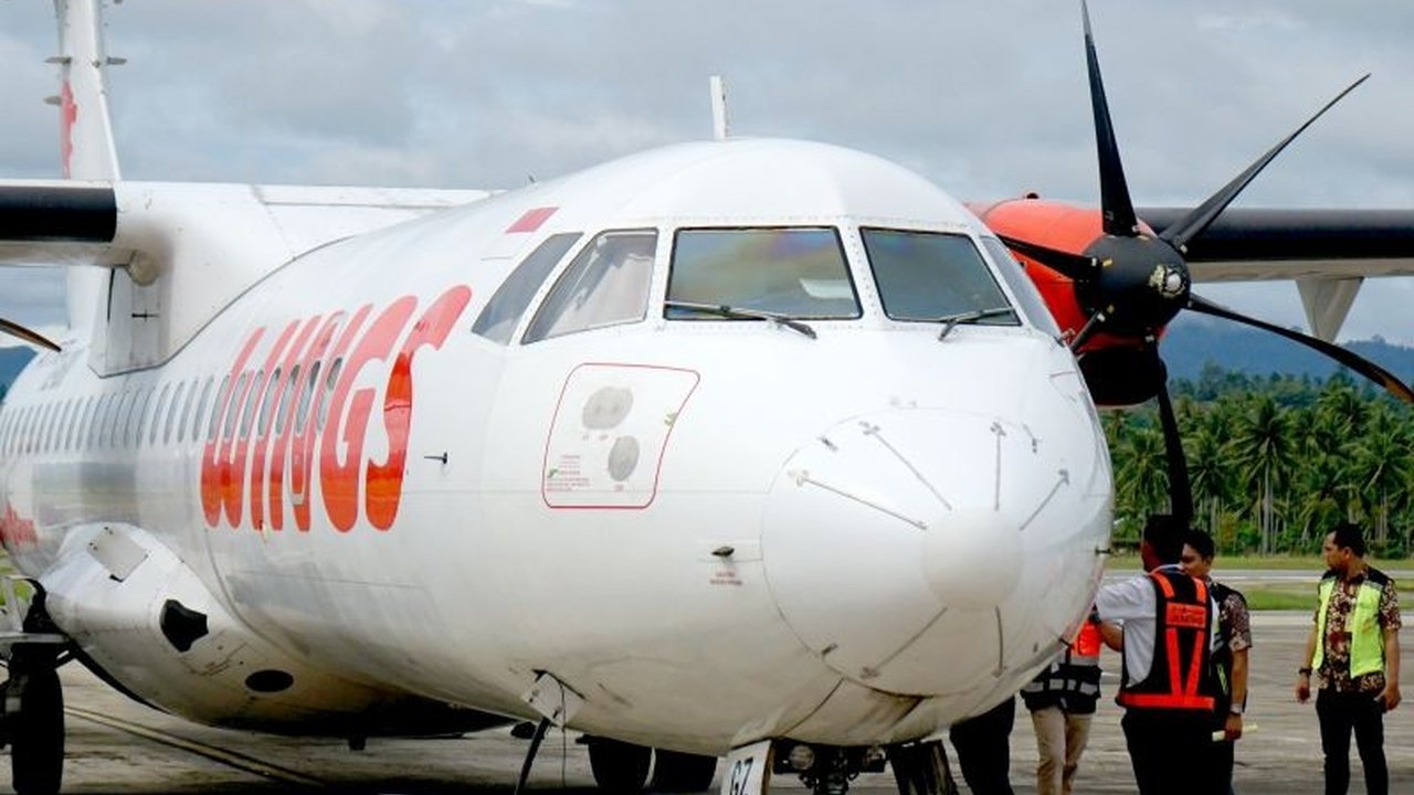 Jumlah penumpang di Bandara Djalaluddin dan Panua Pohuwato, Gorontalo, alami penurunan signifikan di Januari 2025 dibandingkan Desember 2024, menurut data BPS.