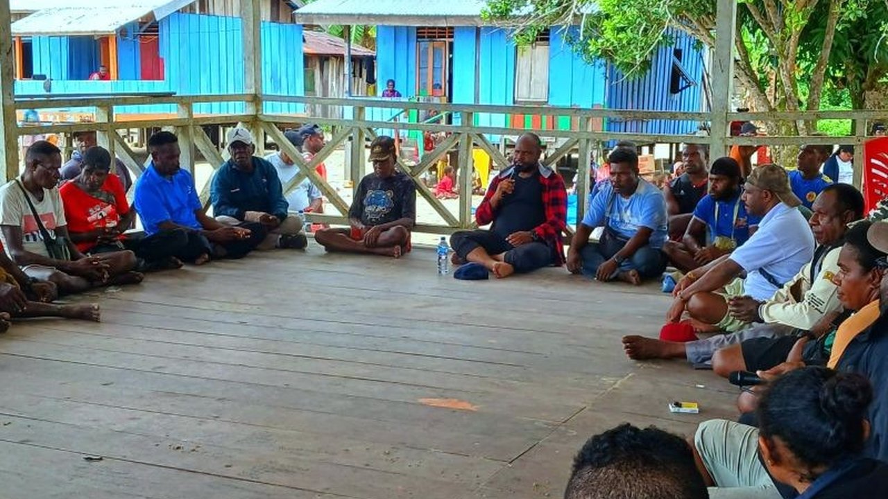 YPMAK berkolaborasi dengan Pemkab Mimika dan PT Freeport Indonesia untuk memberdayakan masyarakat di wilayah pedalaman Papua Tengah, khususnya dalam bidang ekonomi, pendidikan, dan kesehatan.