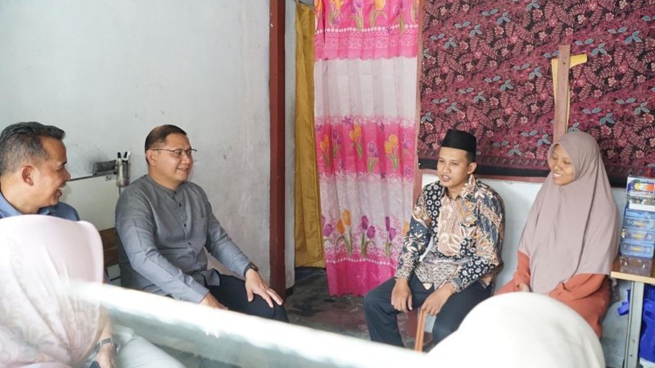 Dinas Pendidikan Jatim menutup Safari Ramadhan dengan mengunjungi 2.000 guru dan murid prasejahtera di Jombang,  menunjukkan komitmen peningkatan kesejahteraan insan pendidikan.