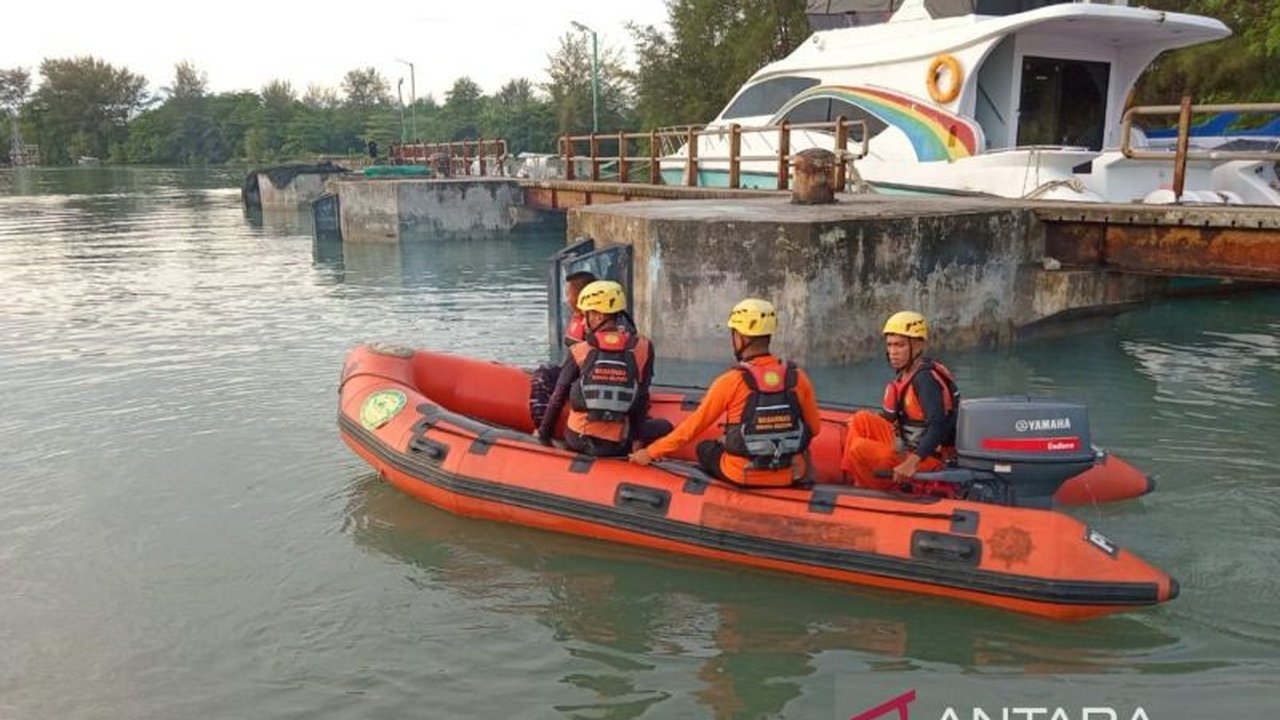 Tim SAR gabungan di Bangka Belitung melakukan pencarian terhadap Vildan (7) yang hilang di Dermaga Manggar, Belitung Timur, setelah terakhir terlihat bermain di dekat perahu nelayan.