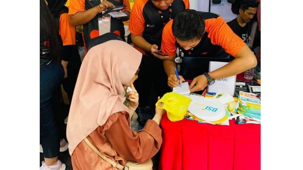 Bank Syariah Indonesia (BSI) mencatat lonjakan transaksi remitansi mencapai Rp1,5 triliun menjelang Lebaran, meningkat 15 persen dibandingkan tahun lalu, berkat kemitraan strategis dan layanan digital yang mudah diakses.