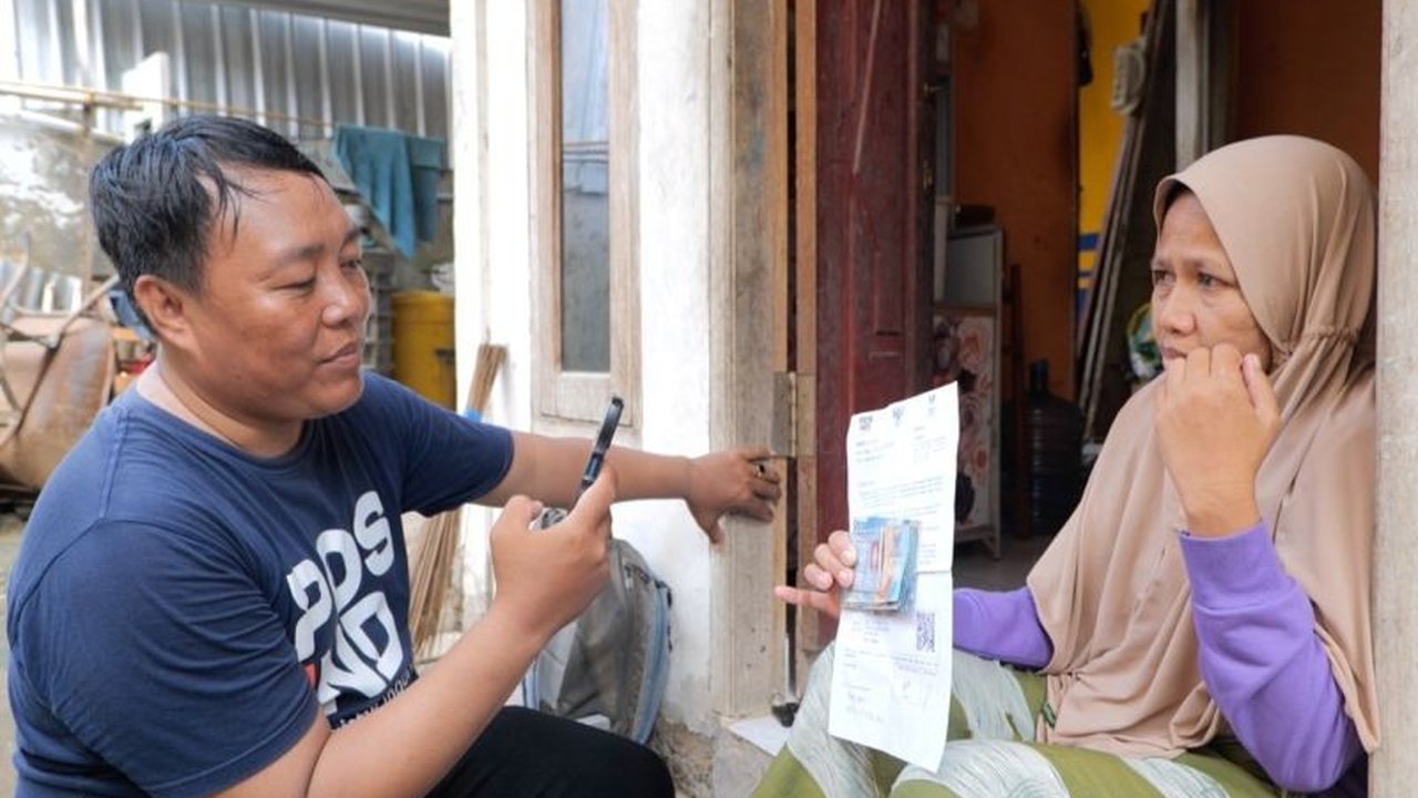 Penyaluran bantuan sosial (bansos) sembako dan PKH di Mataram, NTB oleh Pos Indonesia telah mencapai 99 persen, meskipun dihadapkan pada berbagai tantangan geografis dan logistik.