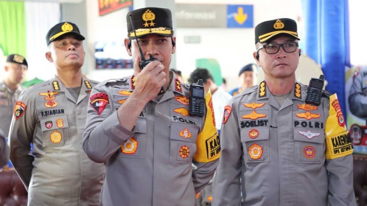 Kapolda Bali mengecek langsung kesiapan pengamanan arus mudik Lebaran di Terminal Mengwi, Badung, memastikan kelancaran dan keamanan pemudik.