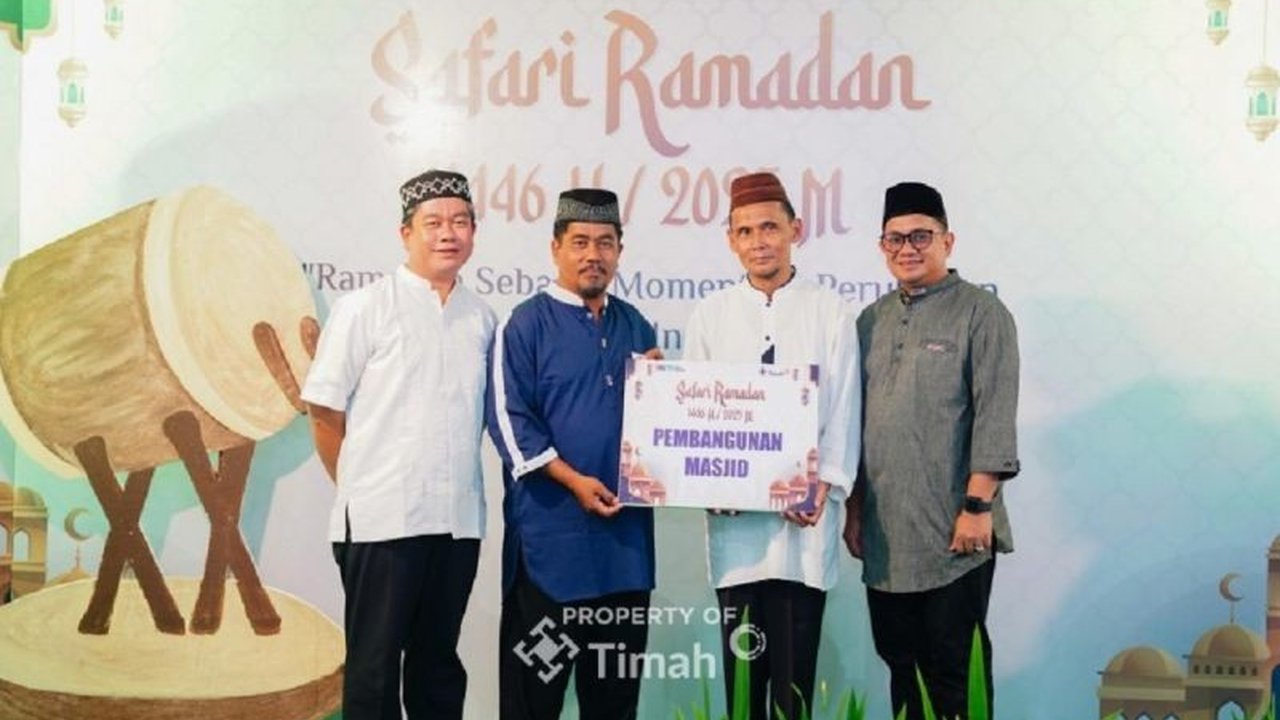 PT Timah Tbk membantu renovasi Masjid Al Hidayah di Bangka Barat untuk meningkatkan kenyamanan beribadah, termasuk pembangunan teras dan fasilitas pendukung lainnya jelang Ramadhan 2025.