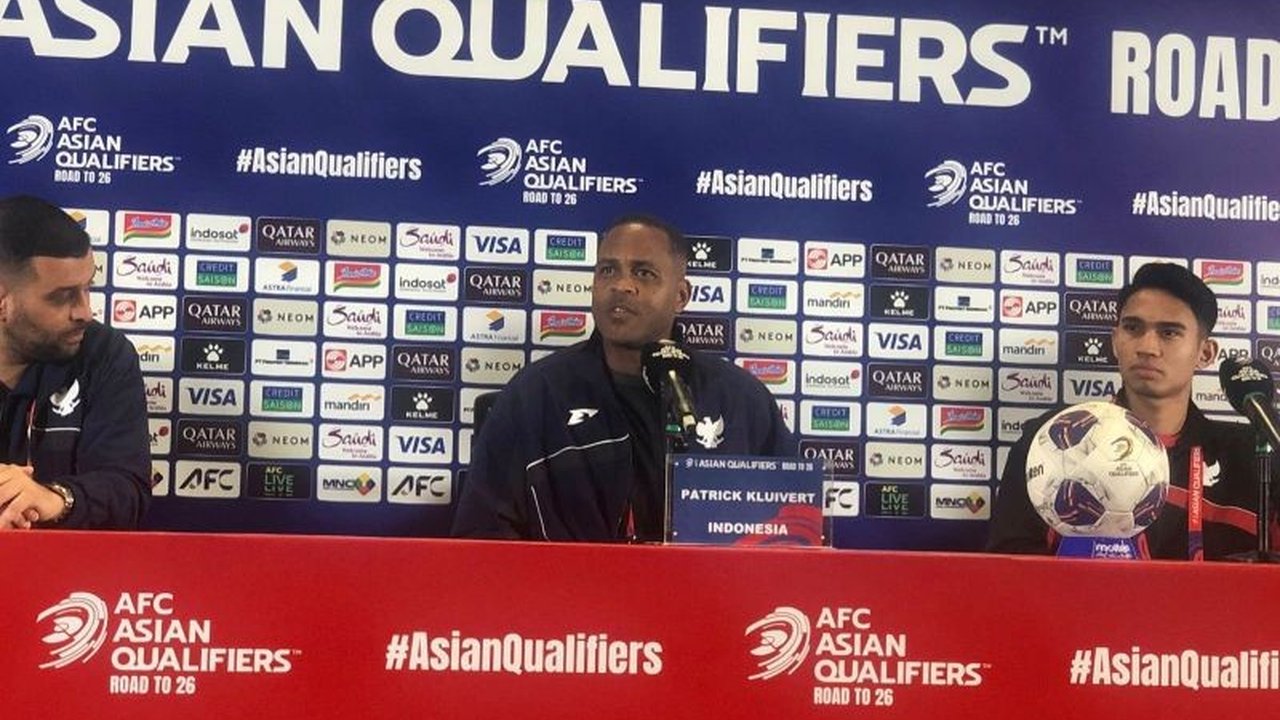 Pelatih Timnas Indonesia, Patrick Kluivert, antusias menatap laga perdana di Stadion Gelora Bung Karno melawan Bahrain, berharap atmosfer SUGBK akan mengantarkan kemenangan bagi Garuda.