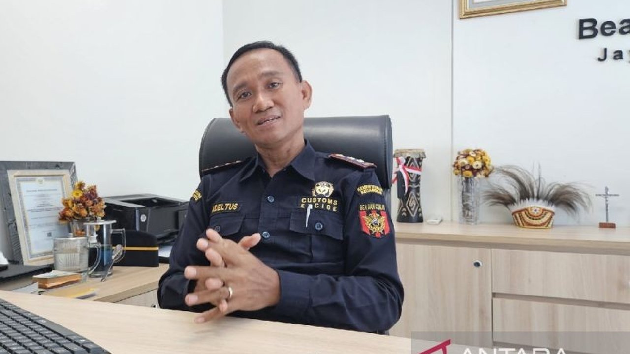 Penerimaan negara dari sektor bea dan cukai di Jayapura hingga Februari 2024 mencapai Rp150 juta, didominasi komoditas vanili dari PNG, namun masih 24 persen dari target Rp400 juta di tahun 2025.