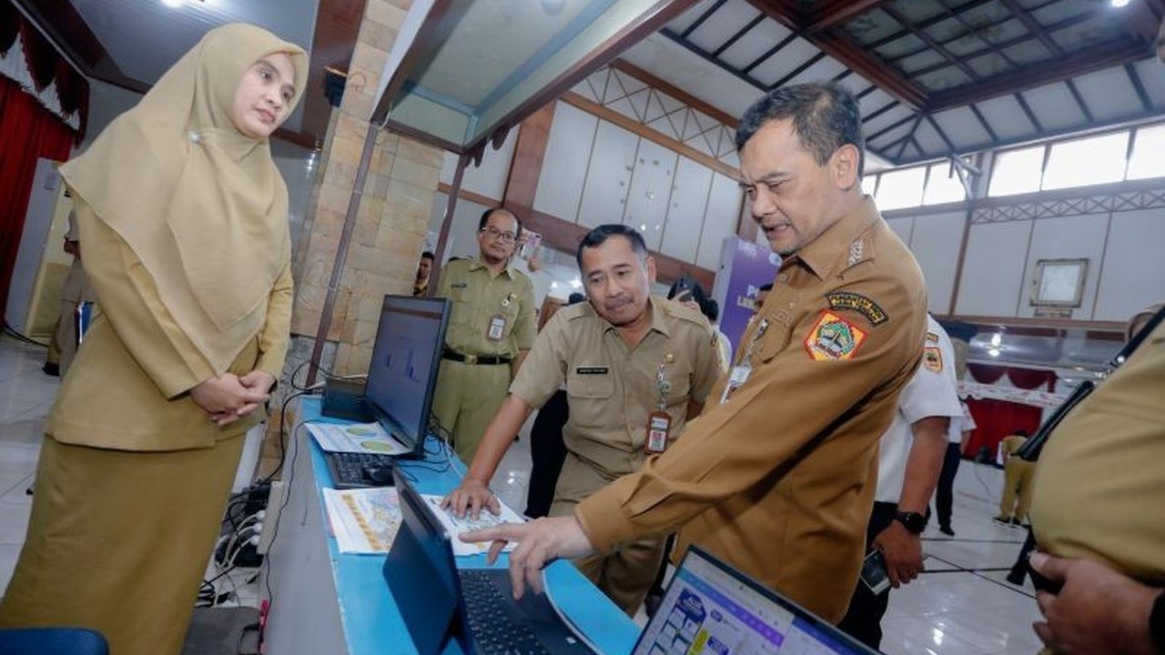 Gubernur Jawa Tengah, Ahmad Luthfi, memastikan pelayanan terbaik bagi pemudik Lebaran 2025 melalui posko terpadu yang terintegrasi di seluruh Jawa Tengah.