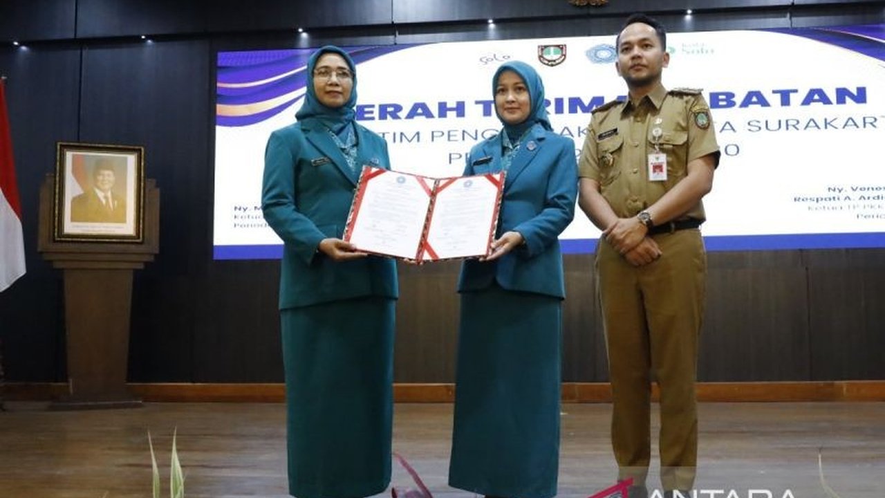 Pemerintah Kota Surakarta menekankan peran vital TP PKK dalam pembangunan daerah, khususnya dalam program pengentasan stunting dan keberlanjutan program-program lainnya.  Pergantian kepemimpinan TP PKK Surakarta juga menandai komitmen untuk inovasi dan ke