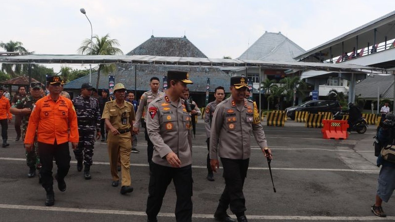Arus mudik di Pelabuhan Gilimanuk meningkat 53 persen dibandingkan tahun lalu, mencapai 54.000 pemudik hingga hari ini, dengan puncak arus mudik diprediksi pada 26-27 Maret.