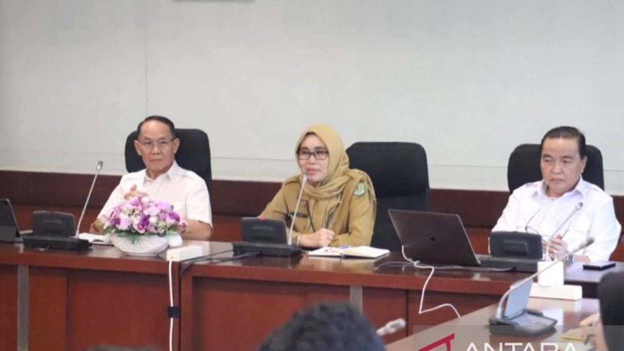 Gratispol Kaltim: Pendidikan Gratis 2025, Matangkan Pergub dan Salurkan Dana Langsung ke Kampus