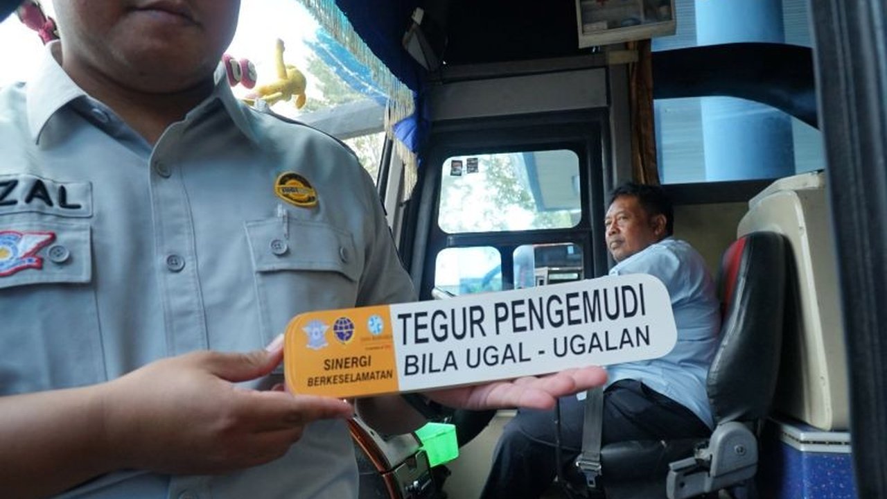 Petugas gabungan di Tulungagung memeriksa 13 bus untuk angkutan Lebaran; satu sopir positif amfetamin, namun dari obat medis, bukan narkoba.
