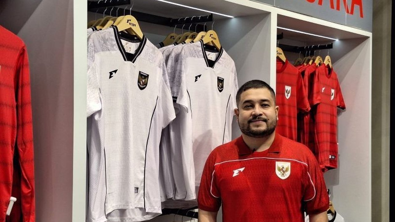 Pendiri Erspo, Muhammad Sadad, mengumumkan penjualan jersey Timnas Indonesia telah mencapai angka fantastis, 100 ribu unit, didorong tingginya permintaan jersey versi player issue dan replika.
