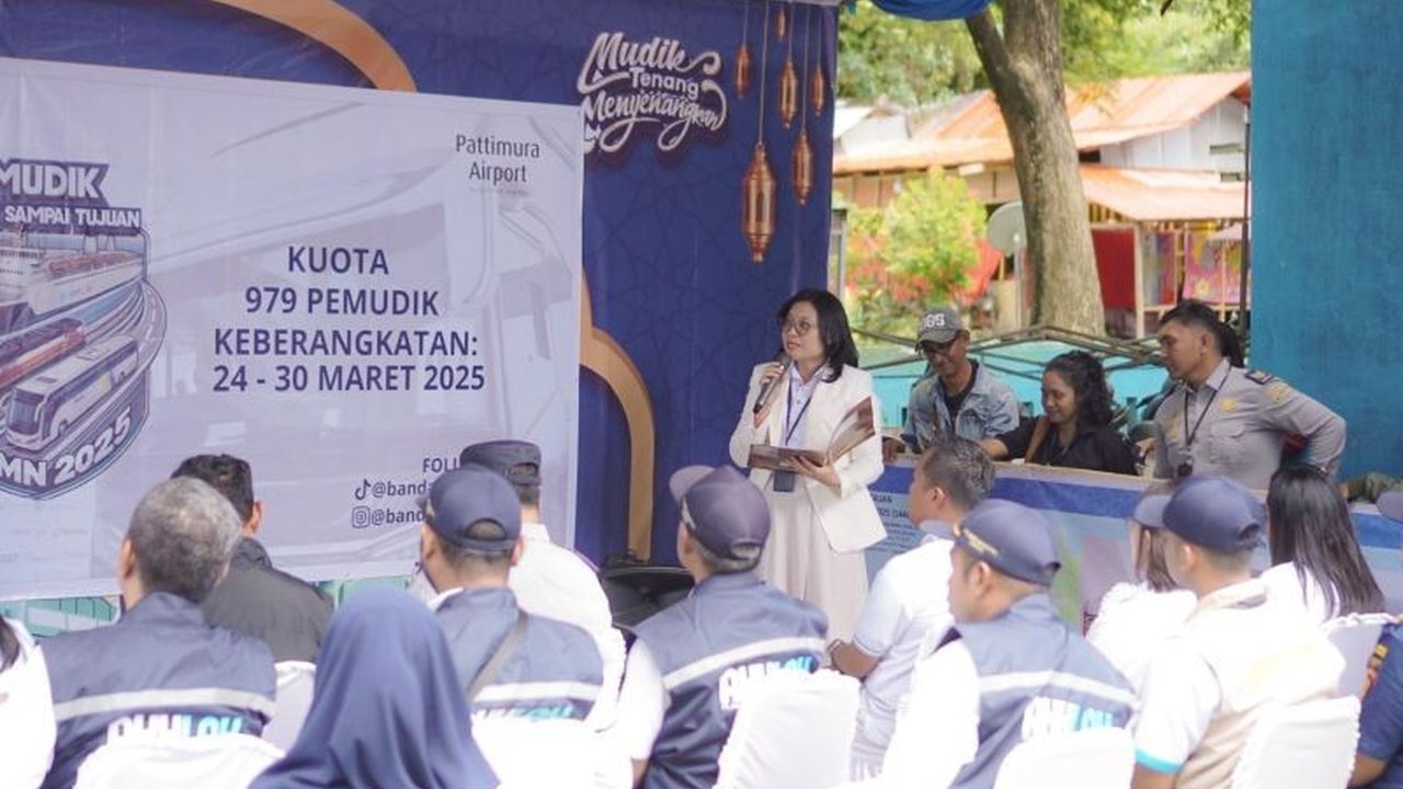 PT Angkasa Pura Indonesia Cabang Bandara Pattimura Ambon menyelenggarakan program mudik gratis Lebaran 2025 menggunakan kapal feri dari Ambon ke Seram Bagian Barat dengan kuota 979 pemudik.