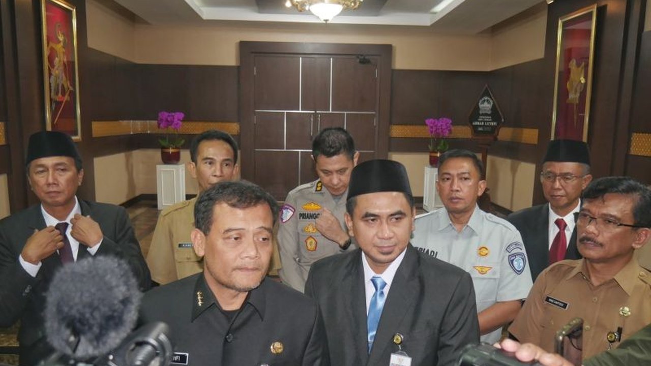 Pemprov Jateng memberikan keringanan pajak kendaraan bermotor dengan menghapus tunggakan pokok pajak dan denda hingga Juni 2025, menyasar 5 juta kendaraan belum bayar pajak.