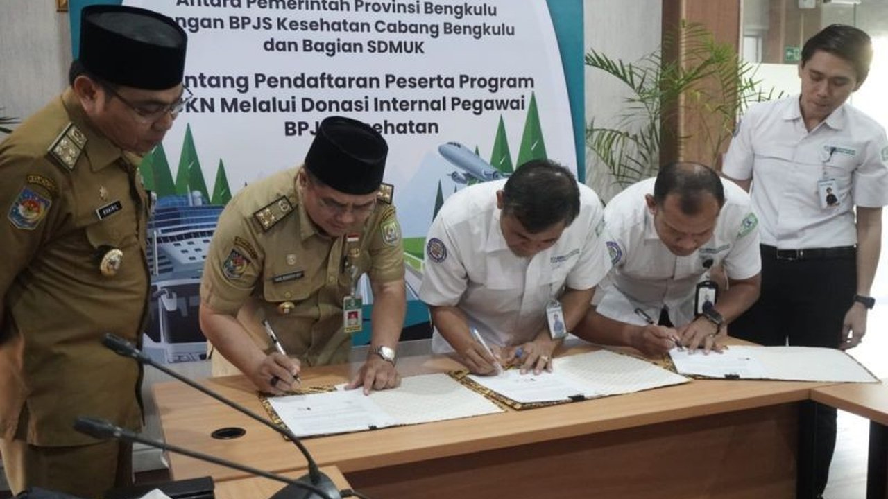 Pemprov Bengkulu dan BPJS Kesehatan berkolaborasi optimalkan cakupan kesehatan semesta (UHC) melalui monitoring, evaluasi, dan program Srikandi, melibatkan berbagai pihak untuk akses layanan kesehatan yang adil dan gratis bagi masyarakat.