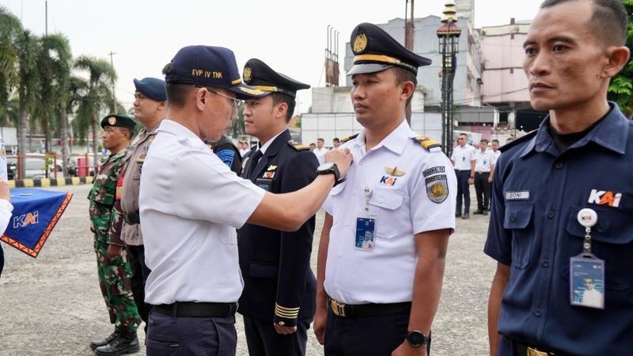 PT KAI Divre IV Tanjungkarang memetakan 17 titik rawan bencana di jalur kereta api, termasuk 8 titik rawan longsor, guna memastikan keamanan perjalanan kereta api selama Angkutan Lebaran 2025.