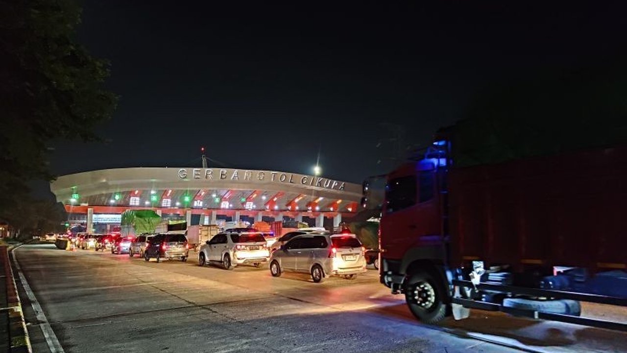 H-7 Lebaran, 16.000 kendaraan telah melintasi GT Cikupa menuju Merak; puncak arus mudik diprediksi terjadi pada 27-28 Maret 2025, dengan potensi kemacetan di beberapa titik.
