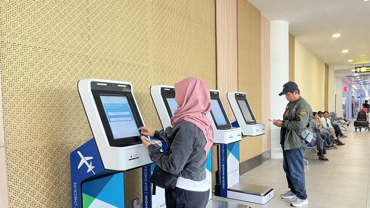 Bandara Hang Nadim Batam meningkatkan fasilitas untuk kelancaran mudik Lebaran 2025, termasuk kios check-in mandiri dan alat pemeriksaan barang x-ray dual vision.
