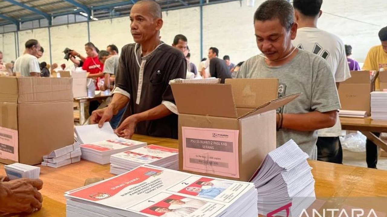 KPU Kabupaten Serang menargetkan penyelesaian penyortiran dan pelipatan 1.257.591 surat suara untuk PSU Pilkada 2024 dalam dua hari, melibatkan 95 warga sekitar.