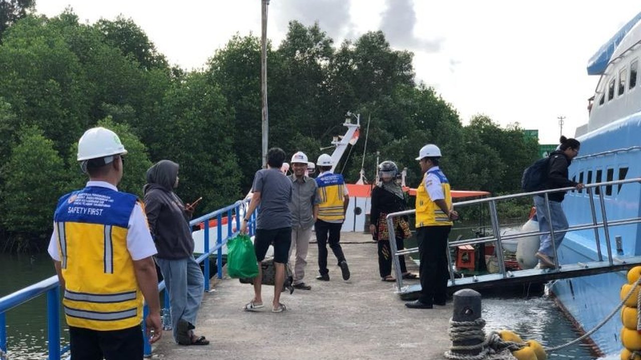 Kapal cepat Express Bahari 3E memberangkatkan 218 penumpang dari Tanjungpandan menuju Pangkalpinang, jumlah ini lebih rendah dari keberangkatan sebelumnya, namun diprediksi akan meningkat menjelang Idul Fitri.
