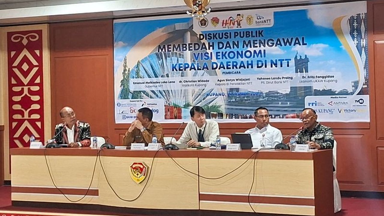 Pengamat ekonomi soroti pentingnya mengawal visi ekonomi berkelanjutan Gubernur NTT, Melki Laka Lena, untuk pembangunan ekonomi NTT lima tahun mendatang dengan fokus pada peningkatan pendapatan per kapita dan pemerataan ekonomi.