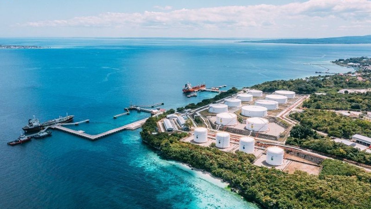 PT Pertamina Energy Terminal (PET) membentuk Satgas untuk memastikan pasokan BBM dan LPG tetap aman dan andal selama Ramadhan dan Lebaran 2025, guna memenuhi kebutuhan masyarakat yang meningkat.