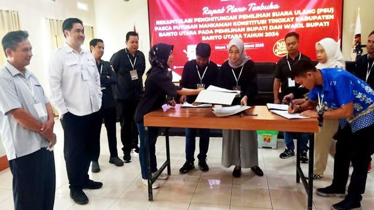 KPU Barito Utara resmi menetapkan pasangan Agi-Saja sebagai pemenang Pilkada 2024 setelah Pemungutan Suara Ulang (PSU) dengan selisih tipis 339 suara.