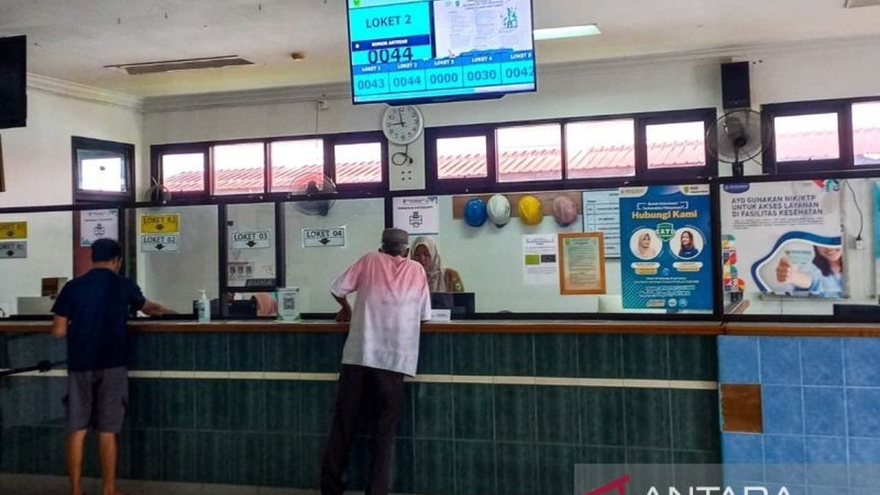 Pemerintah Kabupaten Natuna memastikan tiga dokter spesialis ASN di RSUD Natuna yang juga praktik di tempat lain, tidak melanggar aturan karena bekerja daring dan di luar jam kerja.