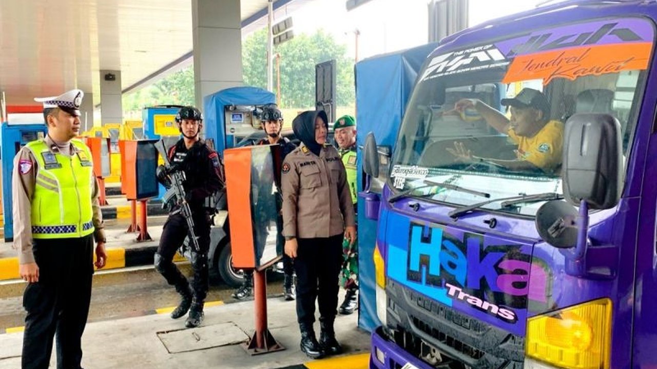 Polda Jawa Tengah mengimbau pemudik untuk memastikan kecukupan saldo e-toll sebelum perjalanan guna mencegah kemacetan di gerbang tol selama arus mudik Lebaran.