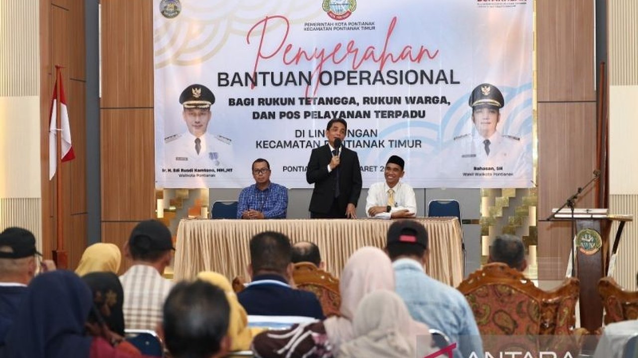 Pemerintah Kota Pontianak melarang permainan layangan dengan benang gelasan karena membahayakan jiwa, berdasarkan Perda Nomor 19 Tahun 2021 dan didukung razia rutin oleh aparat.