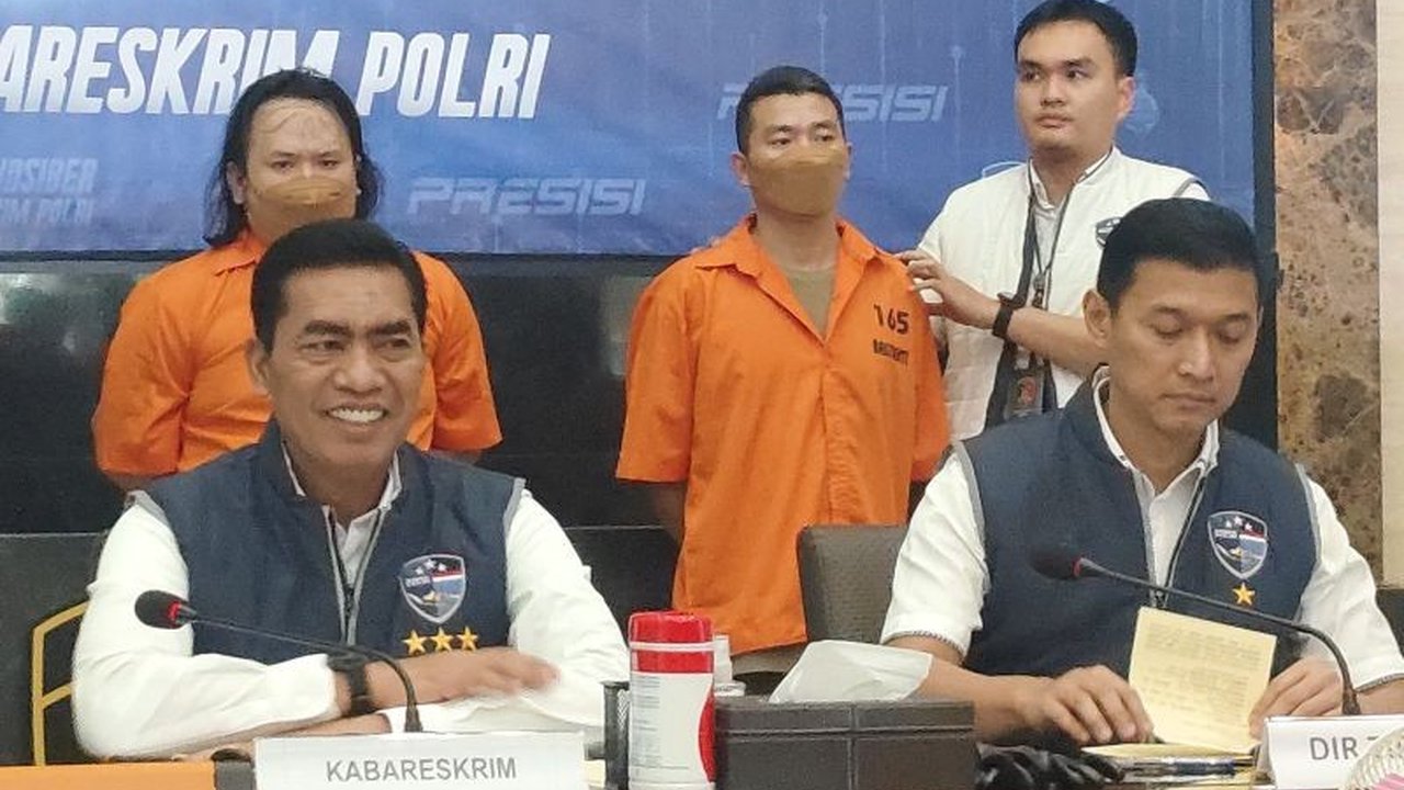 Bareskrim Polri menetapkan dua warga negara China sebagai tersangka kasus SMS phishing yang menipu 12 korban dengan total kerugian Rp473 juta lewat BTS palsu.