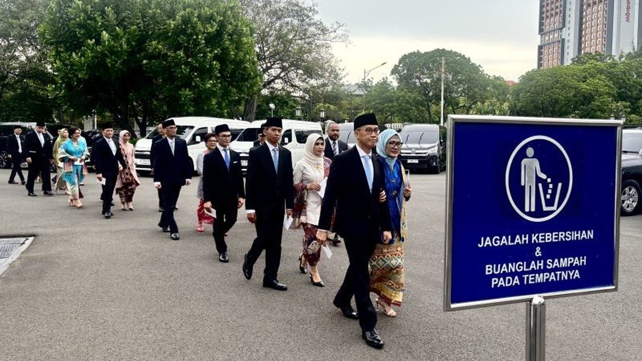 Presiden Prabowo Subianto melantik 31 duta besar baru di Istana Merdeka, Jakarta, Senin (24/3), termasuk sejumlah tokoh dan diplomat berpengalaman.