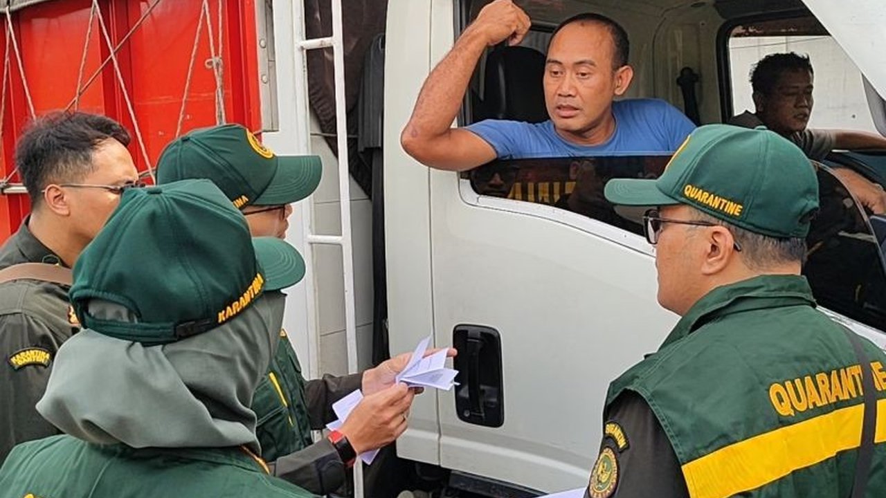 Jelang Lebaran, Badan Karantina Indonesia (Barantin) meningkatkan pengawasan komoditas pertanian dan perikanan di Pelabuhan Merak untuk mencegah penyebaran hama penyakit dan pelanggaran karantina.