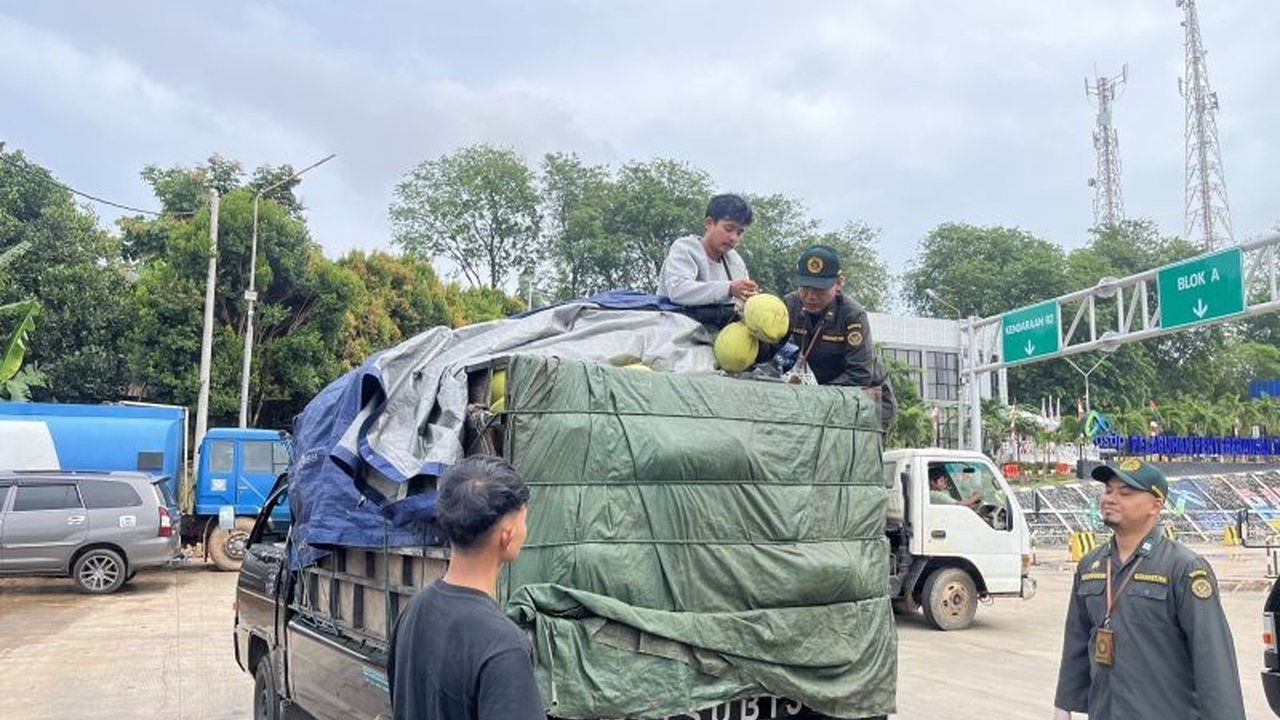Balai Karantina Hewan, Ikan, dan Tumbuhan (BKHIT) Kepri menggelar operasi patuh karantina untuk memastikan komoditas pangan jelang Idul Fitri aman dan layak konsumsi.