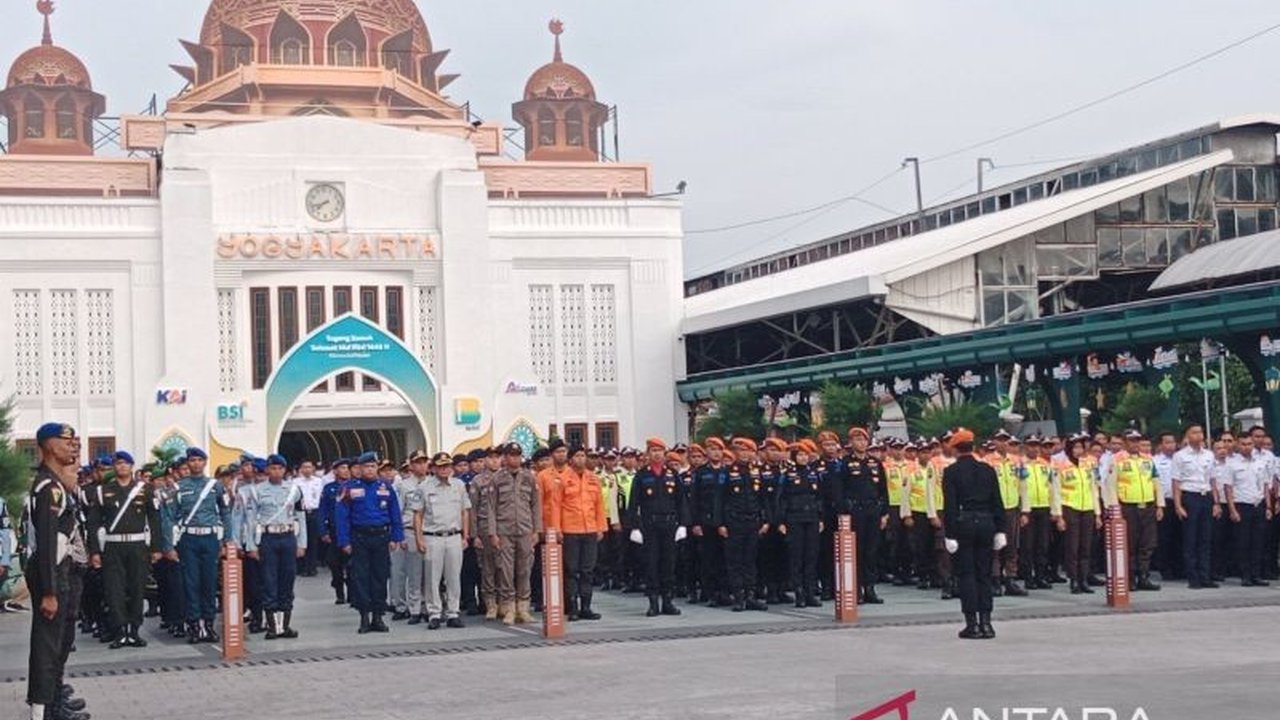 PT KAI Daop 6 Yogyakarta memastikan kesiapan operasional angkutan Lebaran 2025 dengan menyiapkan 25 KA reguler dan 11 KA tambahan, serta peningkatan jumlah personel keamanan dan pelayanan.
