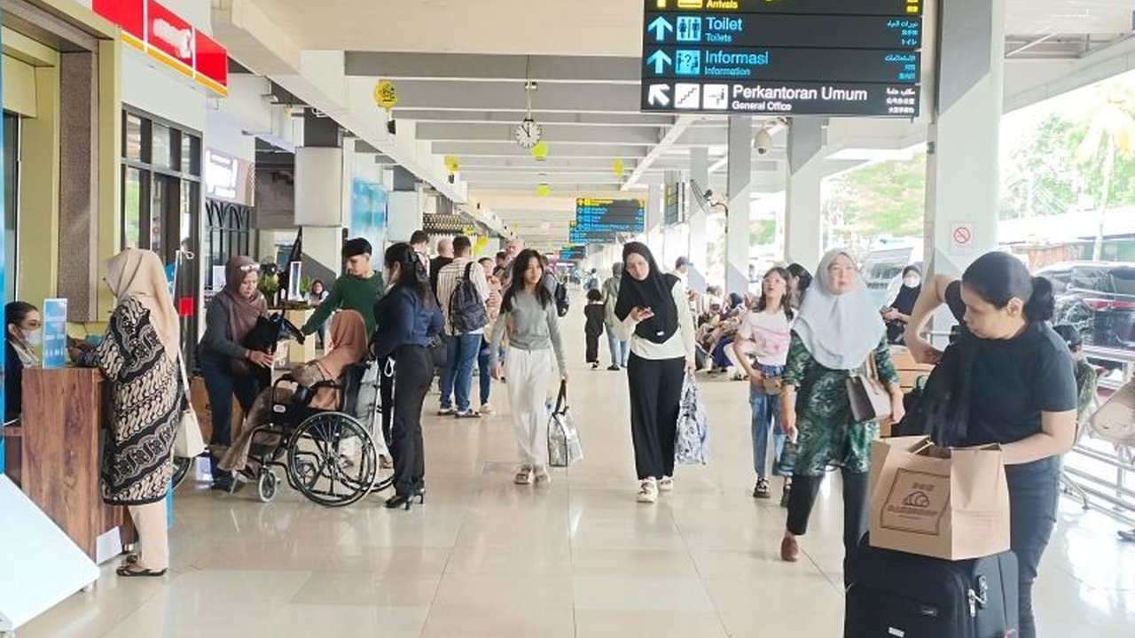 Bandara Halim Perdana Kusuma akan memiliki posko bidan yang memberikan edukasi kesehatan dan layanan dasar bagi penumpang, terutama perempuan, selama arus mudik Lebaran 2025.
