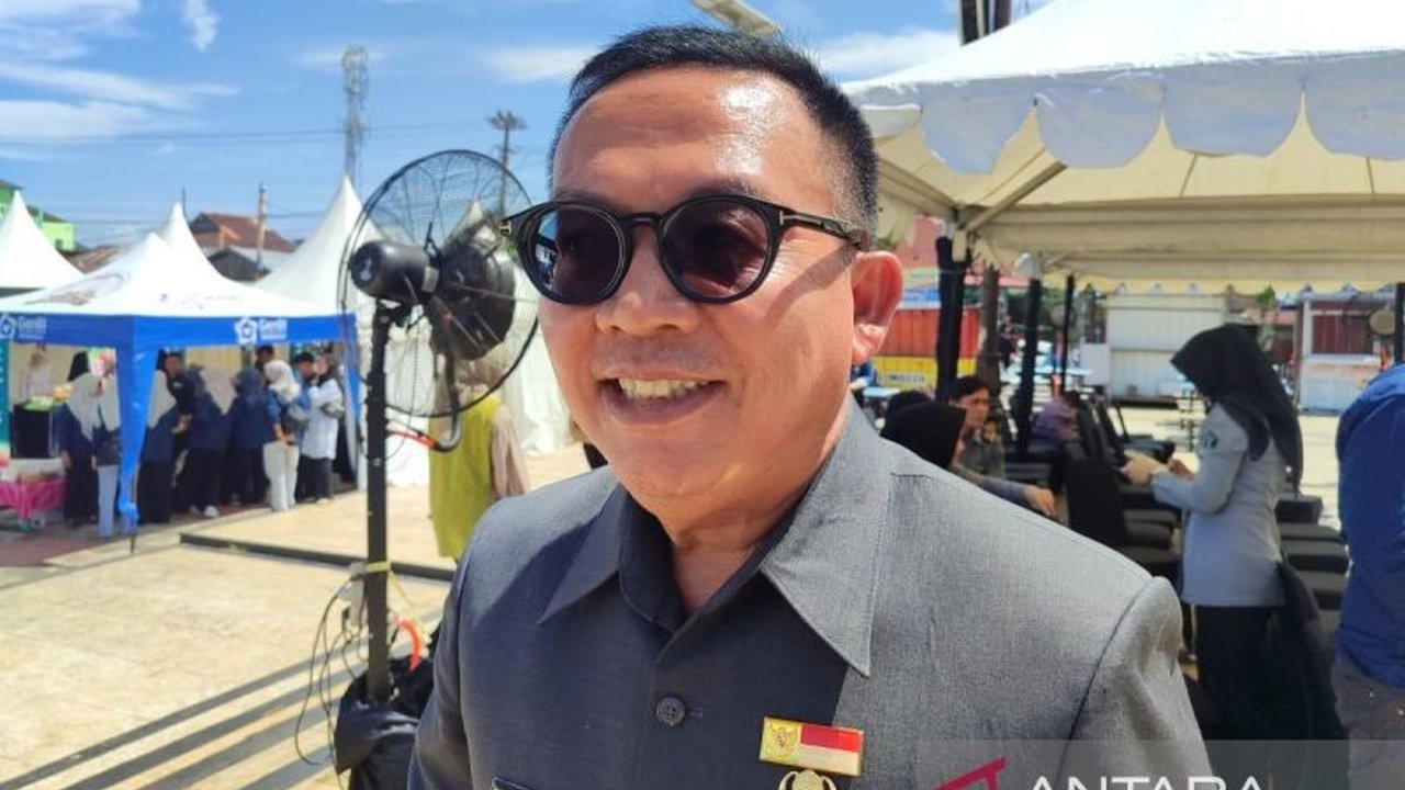 Pemerintah Kota Bengkulu melarang ASN menggunakan kendaraan dinas untuk mudik Lebaran 1446 H, dengan sanksi tegas bagi yang melanggar; Gubernur Bengkulu juga mengeluarkan larangan serupa, namun kebijakan mengikuti arahan Presiden.