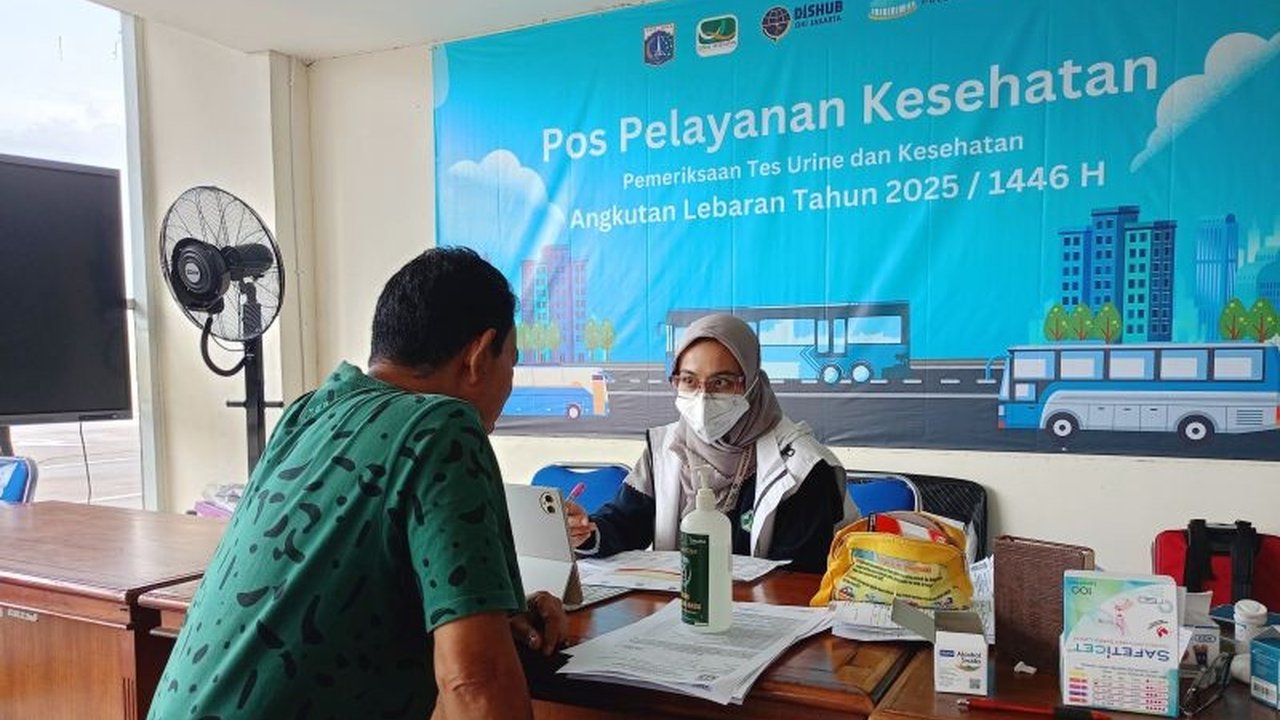 Sudinkes Jakarta Timur dirikan dua posko kesehatan di Terminal Pulo Gebang dan Rambutan, bekerja sama dengan PMI, untuk memastikan kelancaran arus mudik dan balik Lebaran 2025.