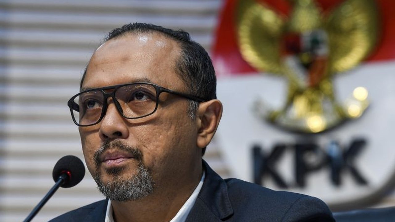 Sebelas mobil mewah milik Japto Soerjosoemarno, yang disita KPK terkait kasus dugaan gratifikasi Rita Widyasari, dipindahkan ke Rupbasan KPK di Cawang.