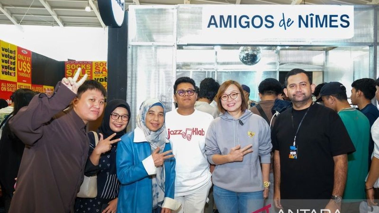 Wakil Menteri Ekonomi Kreatif mengapresiasi USS Yard Sale karena dinilai berhasil mendorong pertumbuhan UMKM fesyen lokal dan membuka lapangan kerja bagi generasi muda.